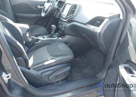 2016 Jeep Cherokee Latitude z USA, uszkodzony, nr VIN 1C4PJMCS1GW242738